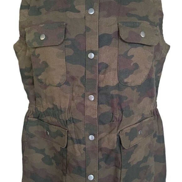 Old Ranch | NWT Women's Camo Denim Barnwell Vest - Size M - Picture 5 of 9